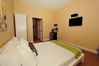 Апартаменты Midwood Suites Brooklyn Нью-Йорк