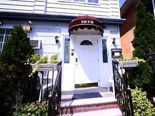 Midwood Suites Brooklyn Нью-Йорк США