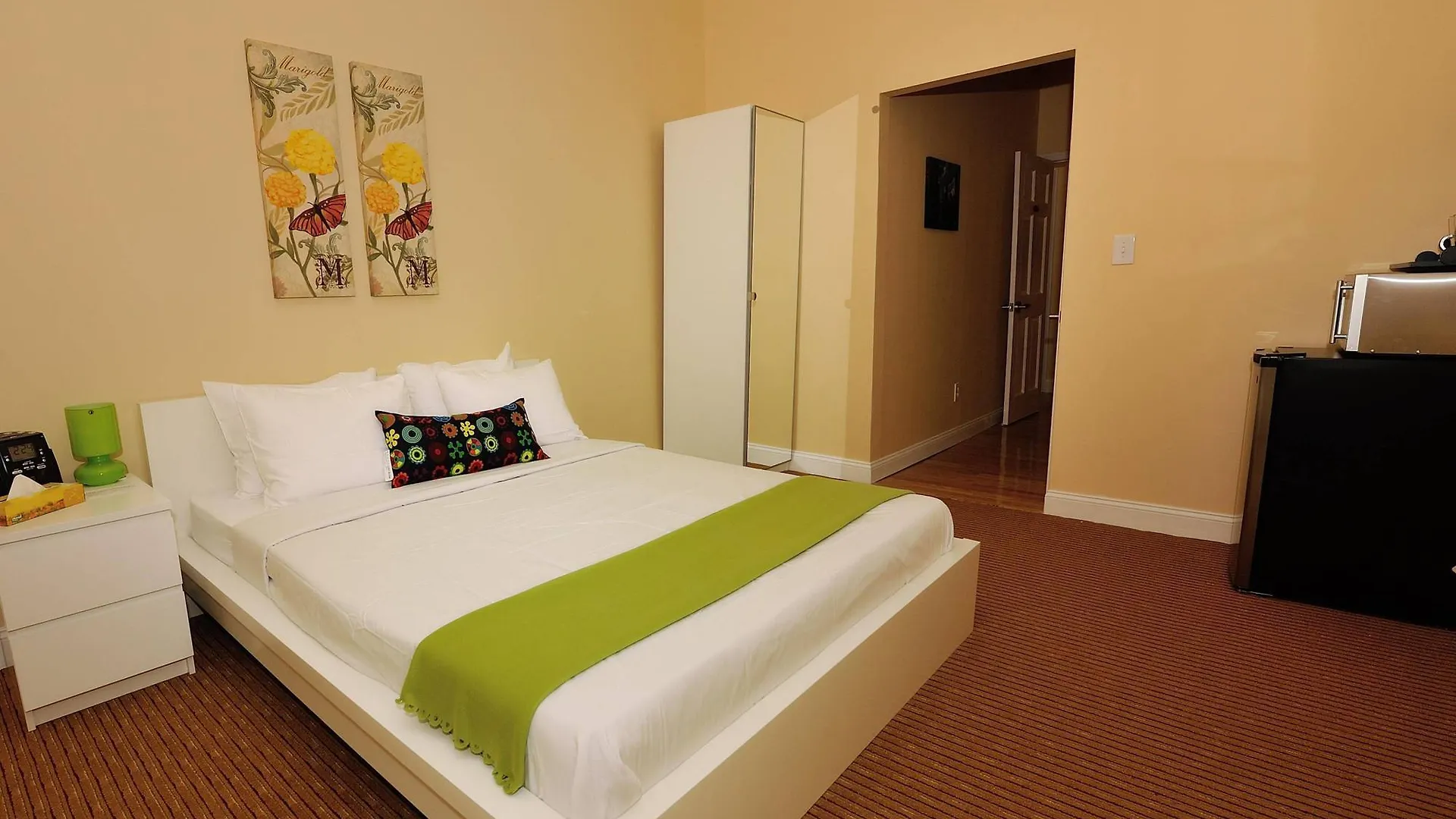 Midwood Suites Brooklyn Нью-Йорк
