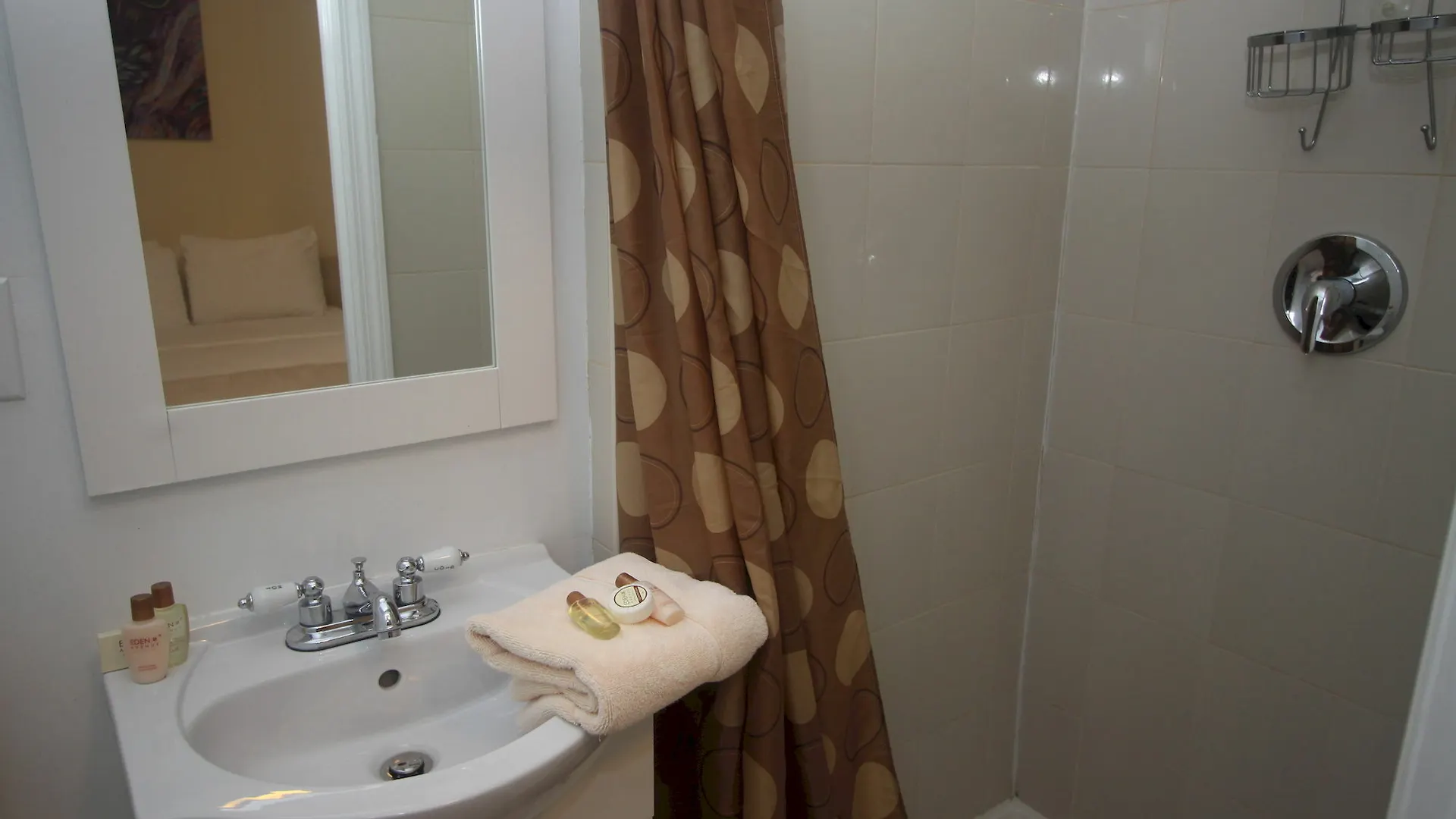 Midwood Suites Brooklyn Нью-Йорк США