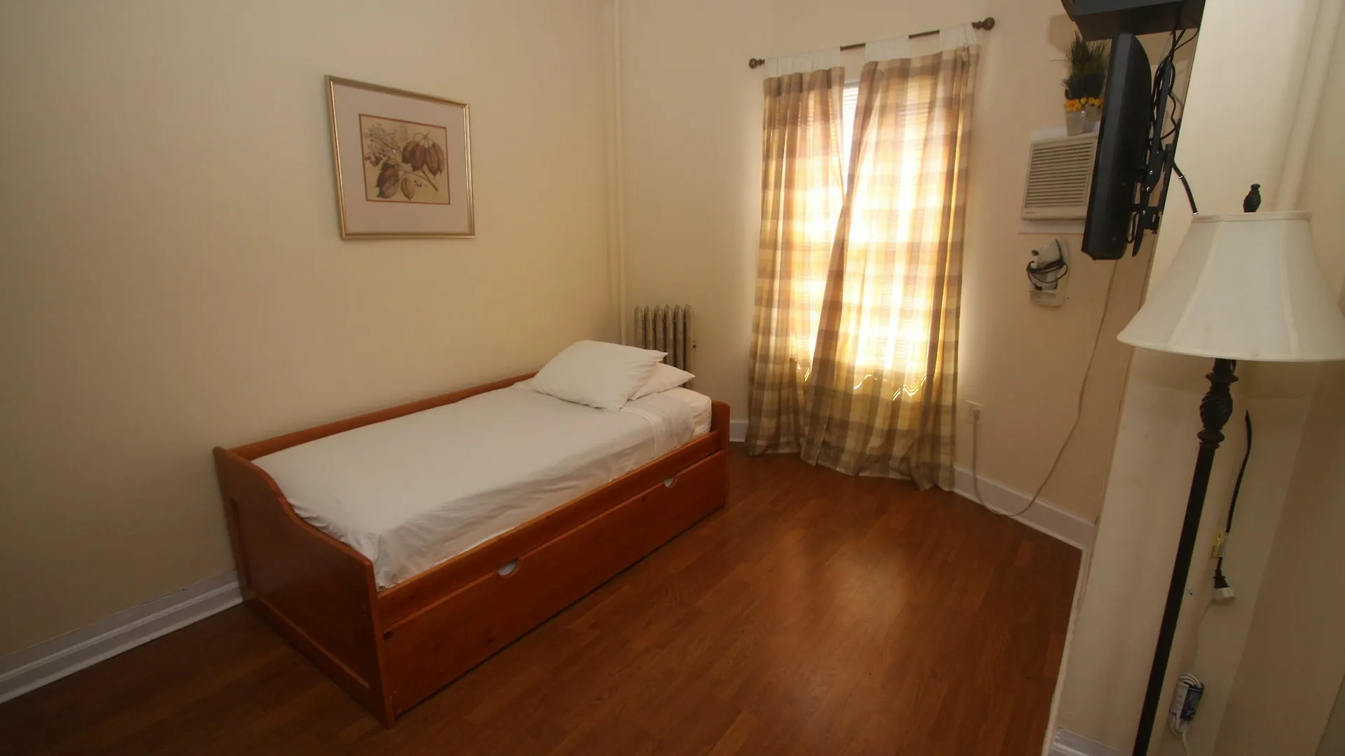 Апартаменты Midwood Suites Brooklyn Нью-Йорк